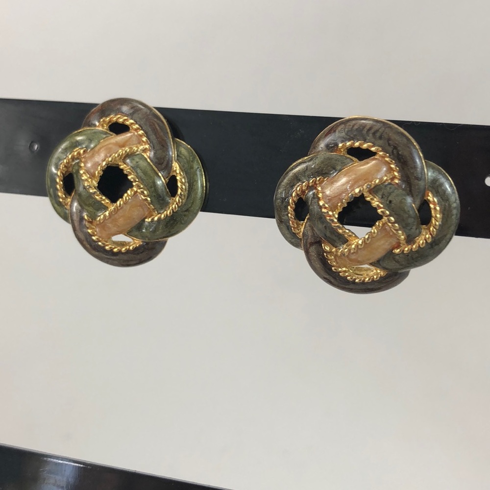 Vintage 80s/90s Pearlized Knot Post Earrings